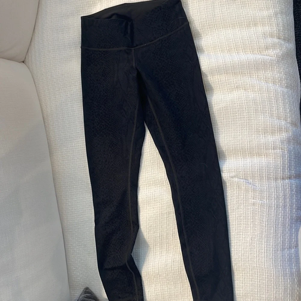 LULULEMON LEGGINGS - Picture 1 of 3